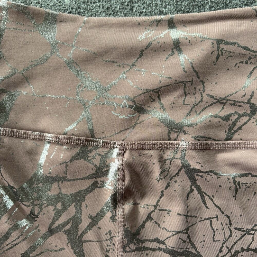 BEYOND YOGA Lost Your Marbles Legging in Mauve Pink & Silver Marble Medium EUC - Picture 8 of 10